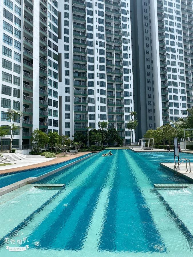 Homenest Jb City Poolview Suite By Cozy Home Johor Bahru Exterior photo
