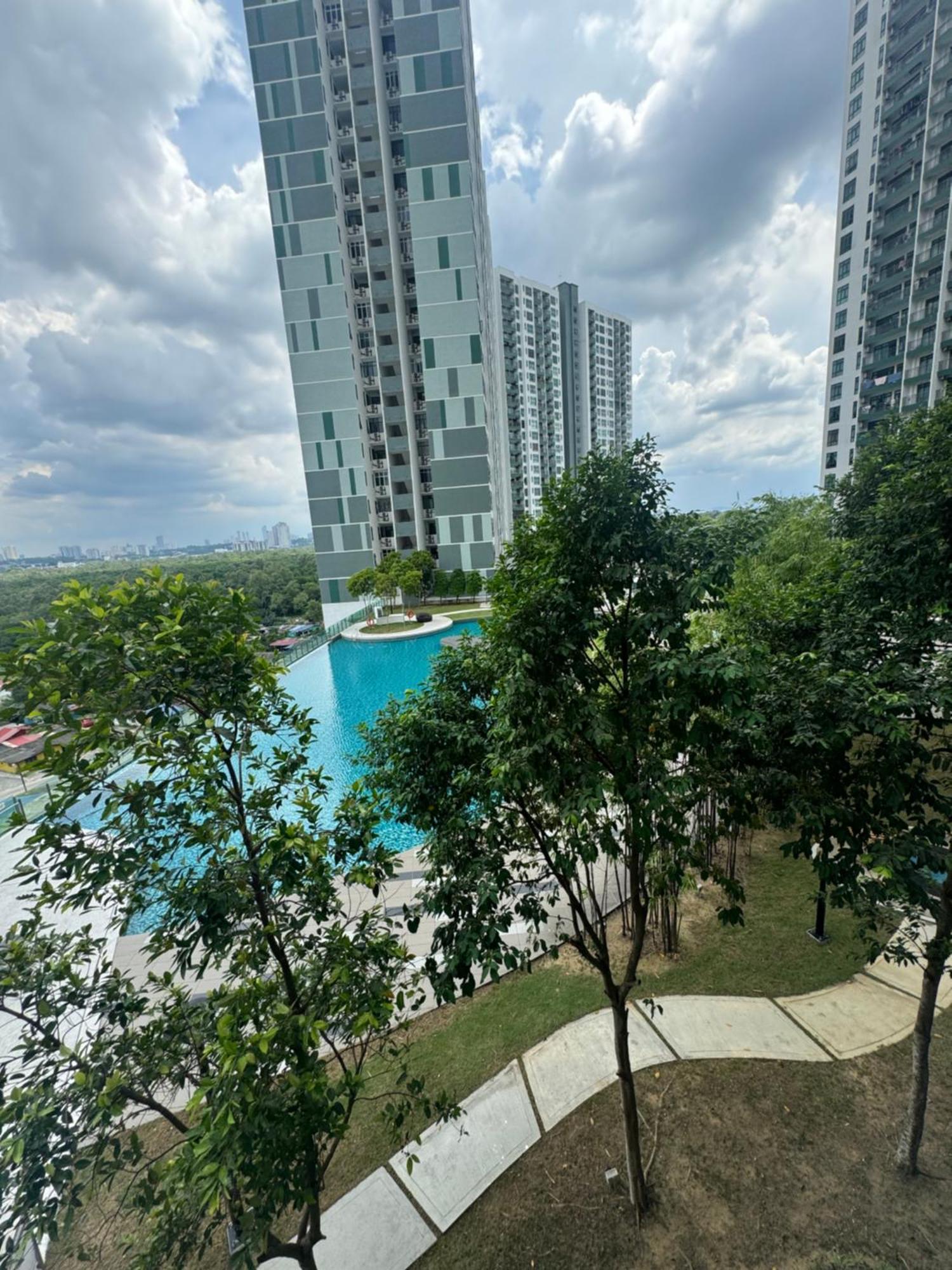 Homenest Jb City Poolview Suite By Cozy Home Johor Bahru Exterior photo